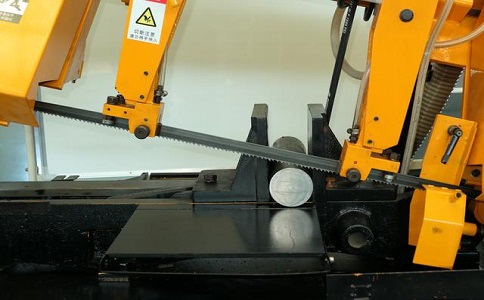 横栏镇数控带锯床自动送料精度会出现偏差吗？